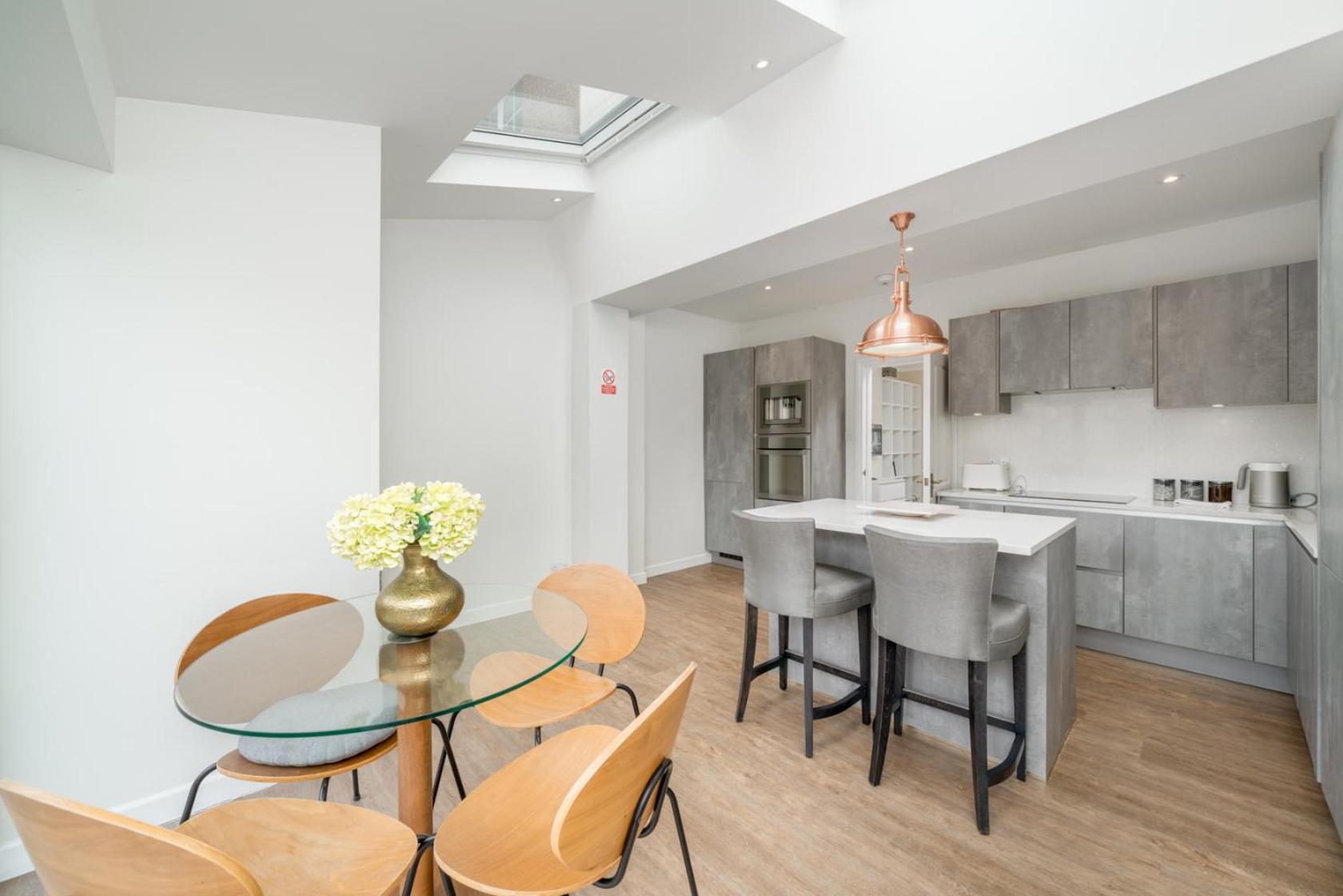 Urban Haven - Spacious 3-bedroom Retreat Near Canary Wharf Hébergement de vacances
